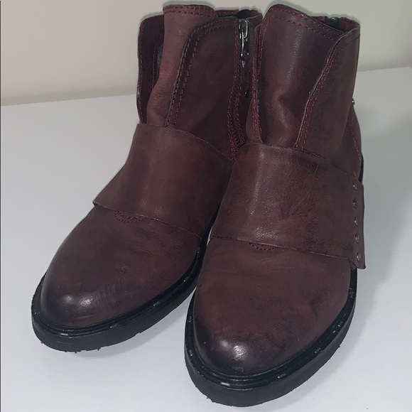 OTBT Eggplant Frontage Ankle Boot - Picture 3 of 9